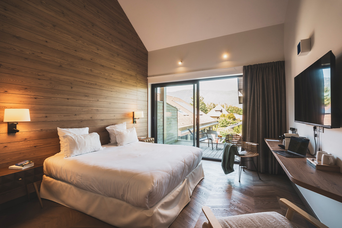 CHAMBRE DOUBLE - 2 PERSONNES - VUE JARDIN