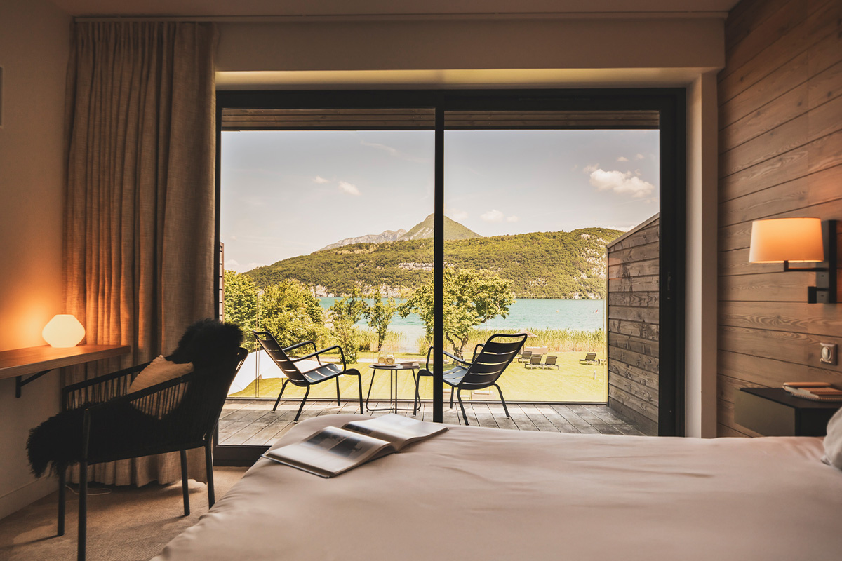 CHAMBRE DOUBLE - 2 PERSONNES - VUE LAC